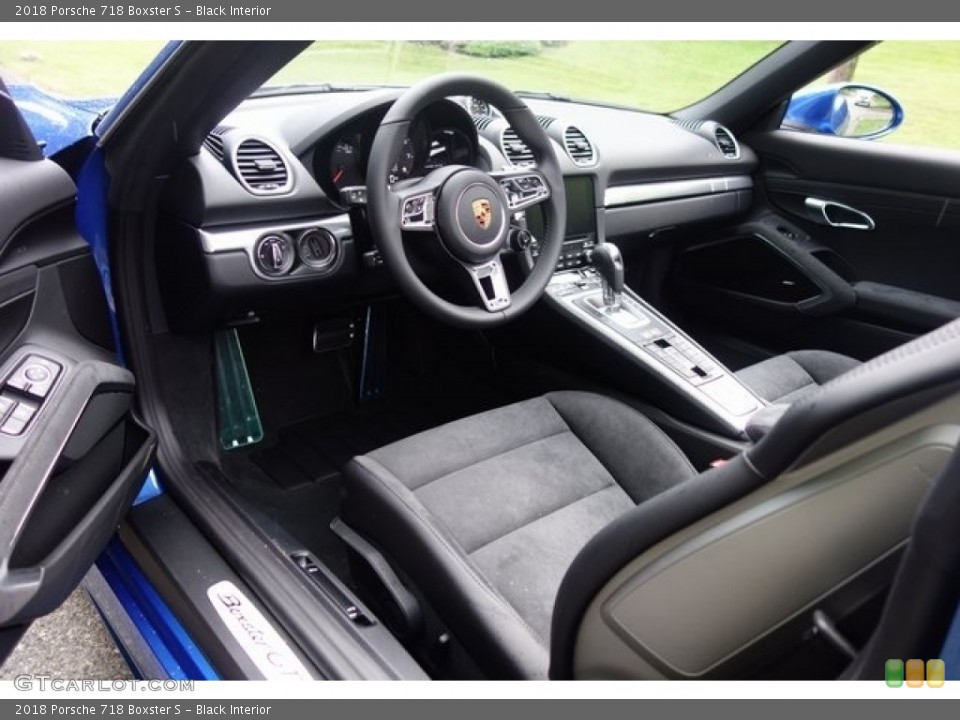 Black Interior Photo for the 2018 Porsche 718 Boxster S #128082547