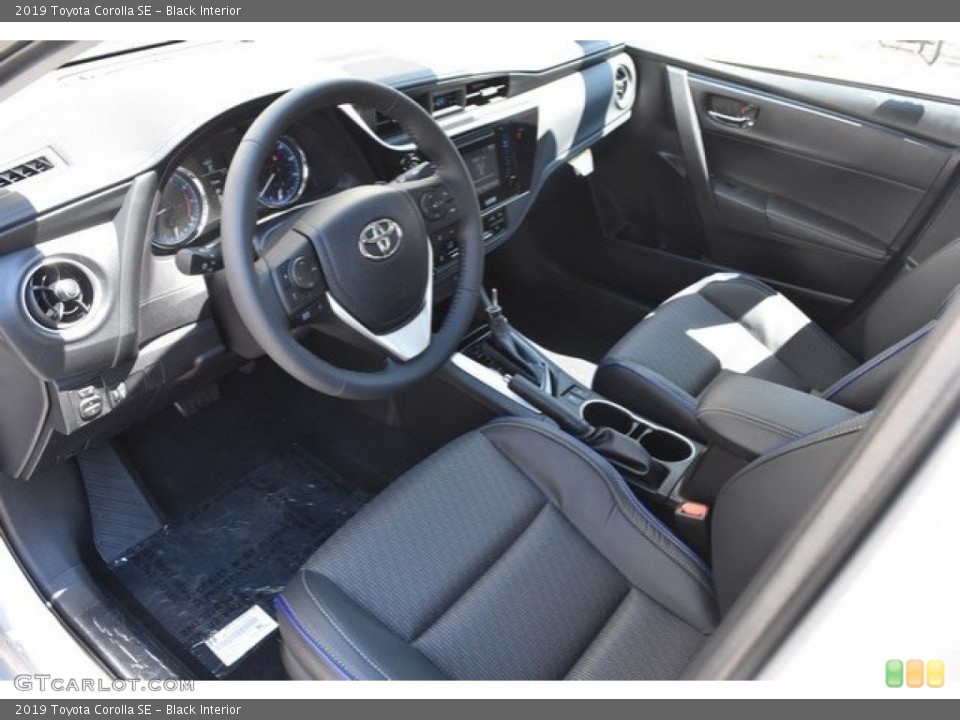 Black Interior Photo for the 2019 Toyota Corolla SE #128158323