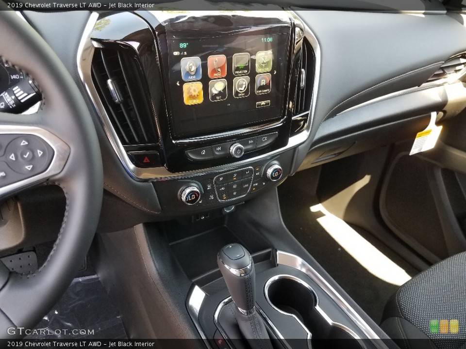 Jet Black Interior Controls for the 2019 Chevrolet Traverse LT AWD #128195836