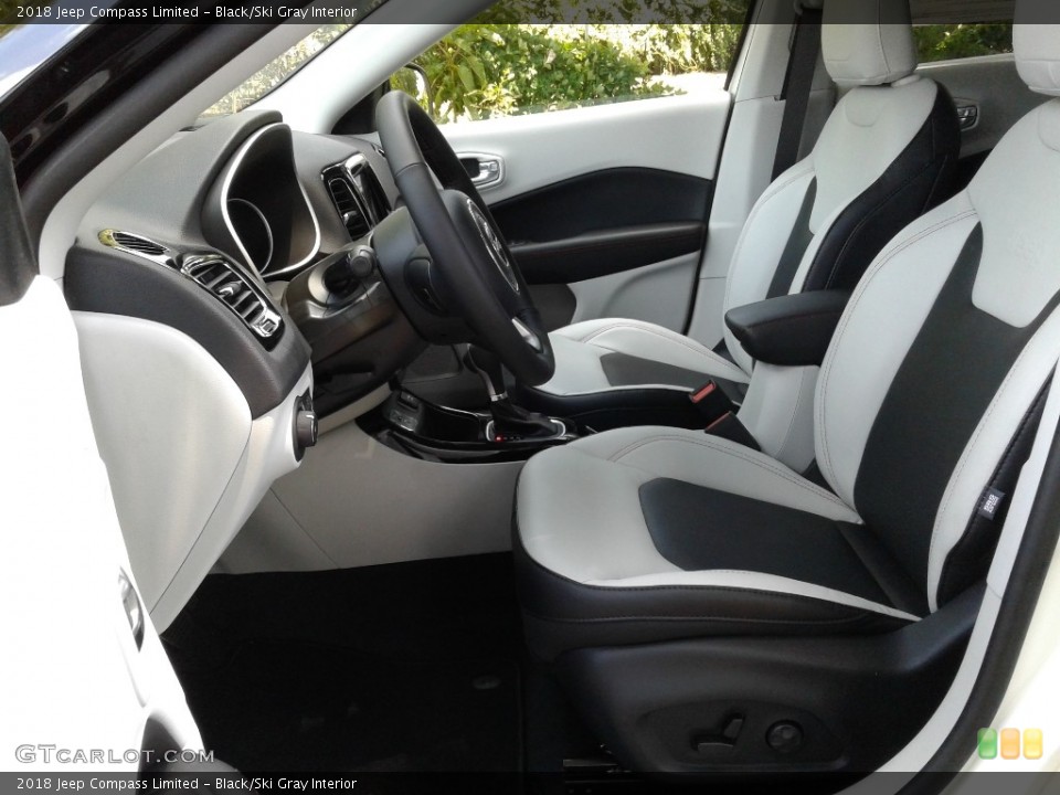 Black/Ski Gray Interior Photo for the 2018 Jeep Compass Limited #128211331