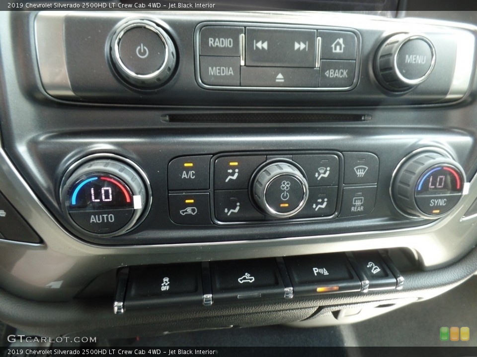 Jet Black Interior Controls for the 2019 Chevrolet Silverado 2500HD LT Crew Cab 4WD #128302576