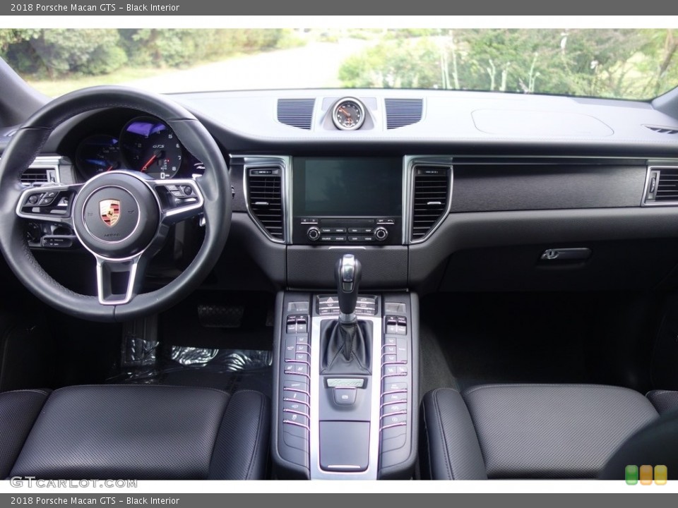 Black Interior Dashboard for the 2018 Porsche Macan GTS #128309710