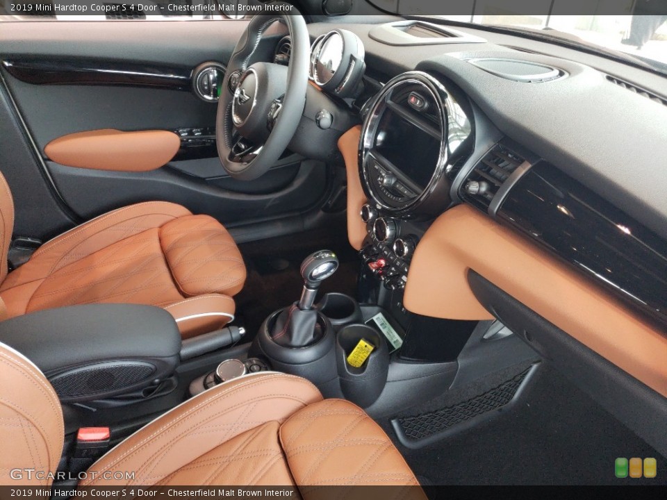 Chesterfield Malt Brown Interior Photo for the 2019 Mini Hardtop Cooper S 4 Door #128399973