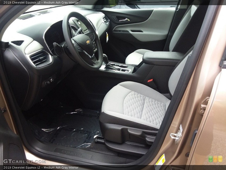 Medium Ash Gray Interior Photo for the 2019 Chevrolet Equinox LS #128482953