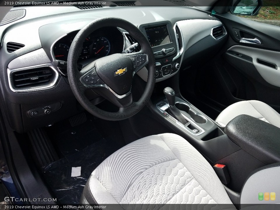 Medium Ash Gray Interior Photo for the 2019 Chevrolet Equinox LS AWD #128528387