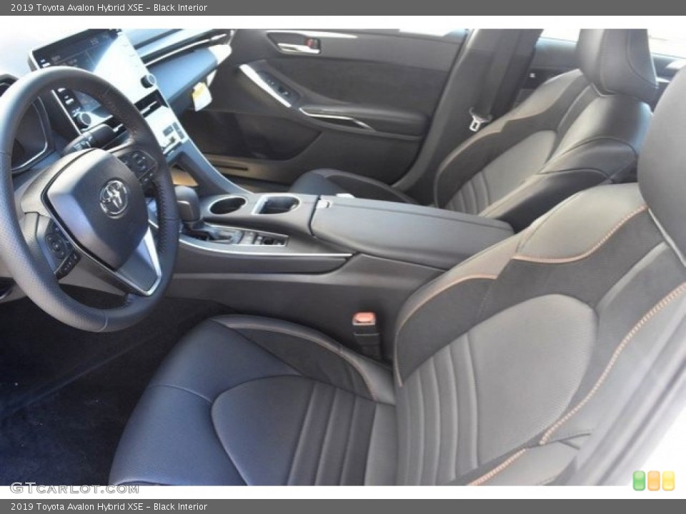 Black Interior Front Seat for the 2019 Toyota Avalon Hybrid XSE #128597872