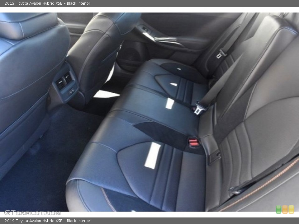 Black Interior Rear Seat for the 2019 Toyota Avalon Hybrid XSE #128597953