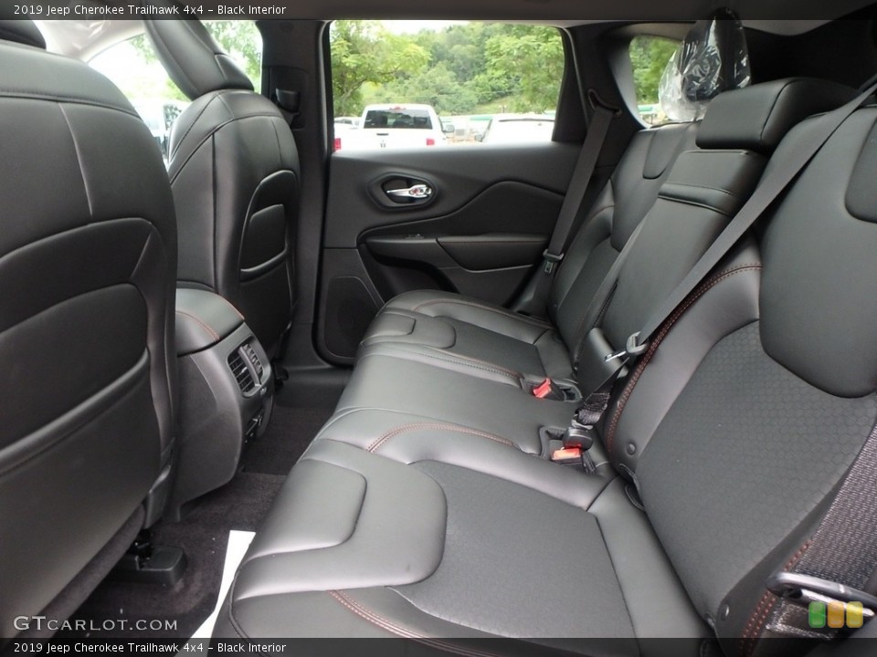 Black Interior Rear Seat for the 2019 Jeep Cherokee Trailhawk 4x4 #128630559
