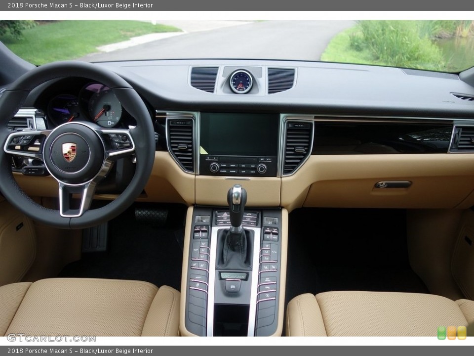 Black/Luxor Beige Interior Dashboard for the 2018 Porsche Macan S #128669923