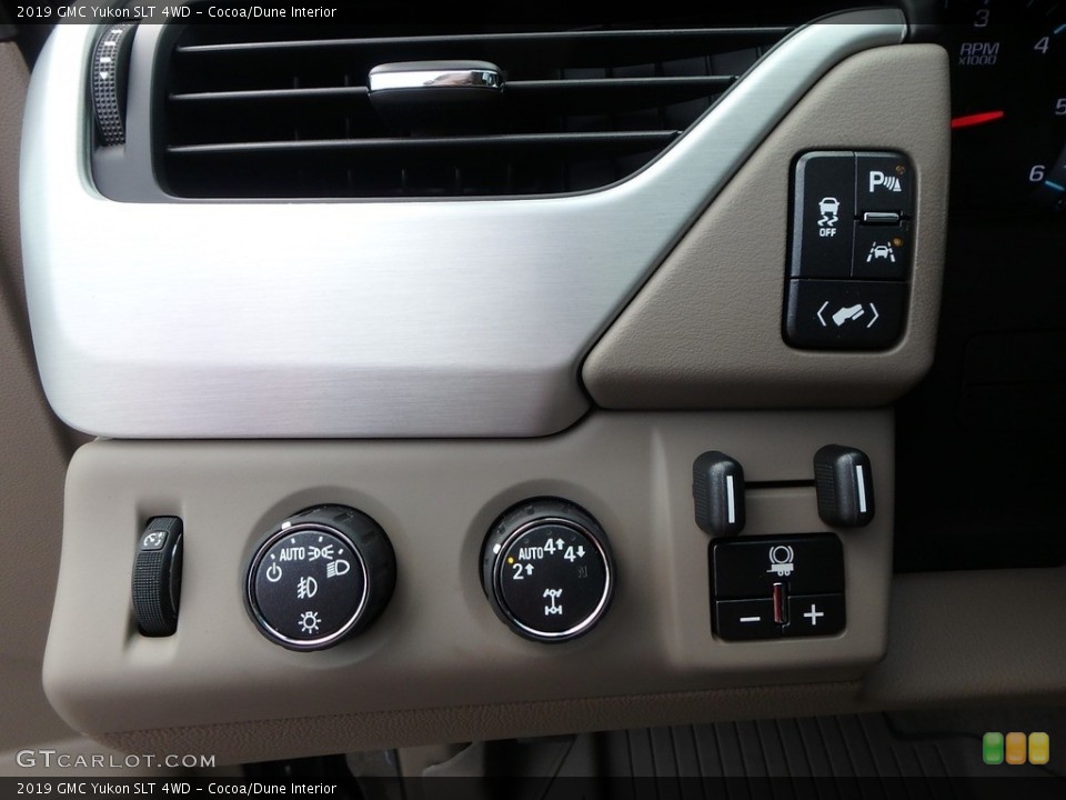 Cocoa/Dune Interior Controls for the 2019 GMC Yukon SLT 4WD #128779401
