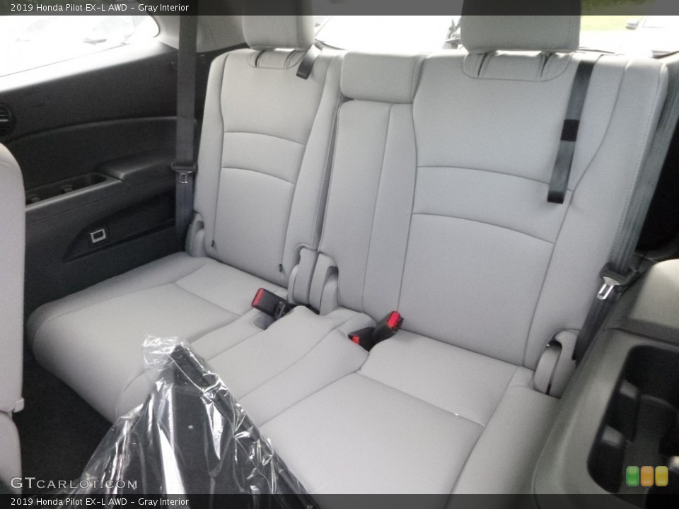 Gray Interior Rear Seat for the 2019 Honda Pilot EX-L AWD #128799588