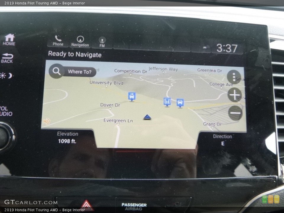 Beige Interior Navigation for the 2019 Honda Pilot Touring AWD #128873848