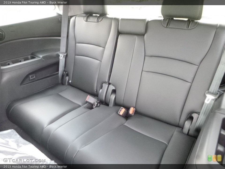 Black Interior Rear Seat for the 2019 Honda Pilot Touring AWD #128938815