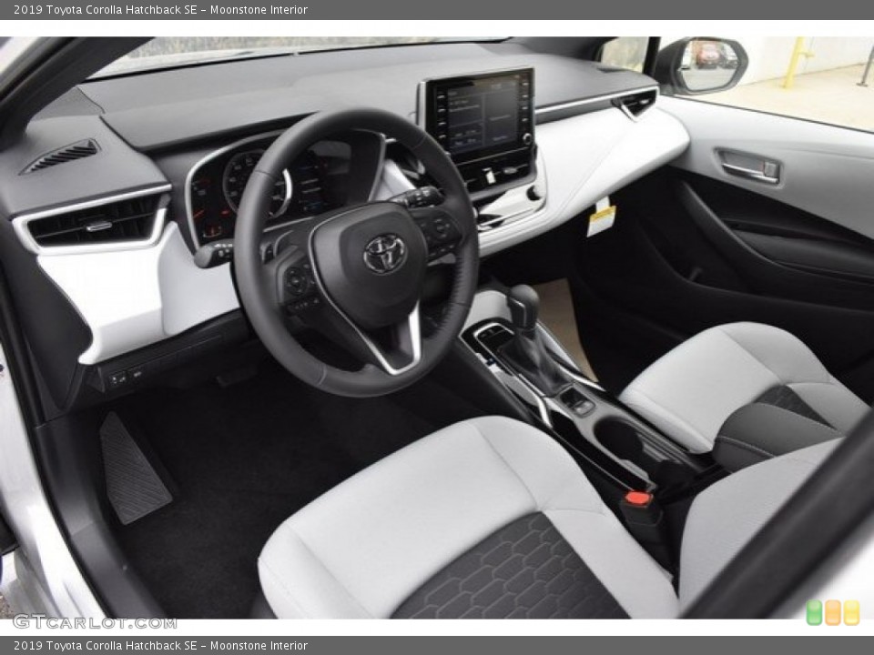 Moonstone Interior Photo for the 2019 Toyota Corolla Hatchback SE #128967217