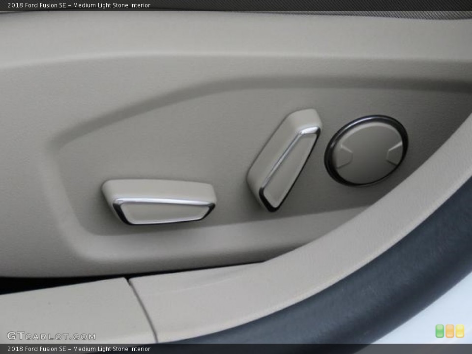 Medium Light Stone Interior Controls for the 2018 Ford Fusion SE #128980858