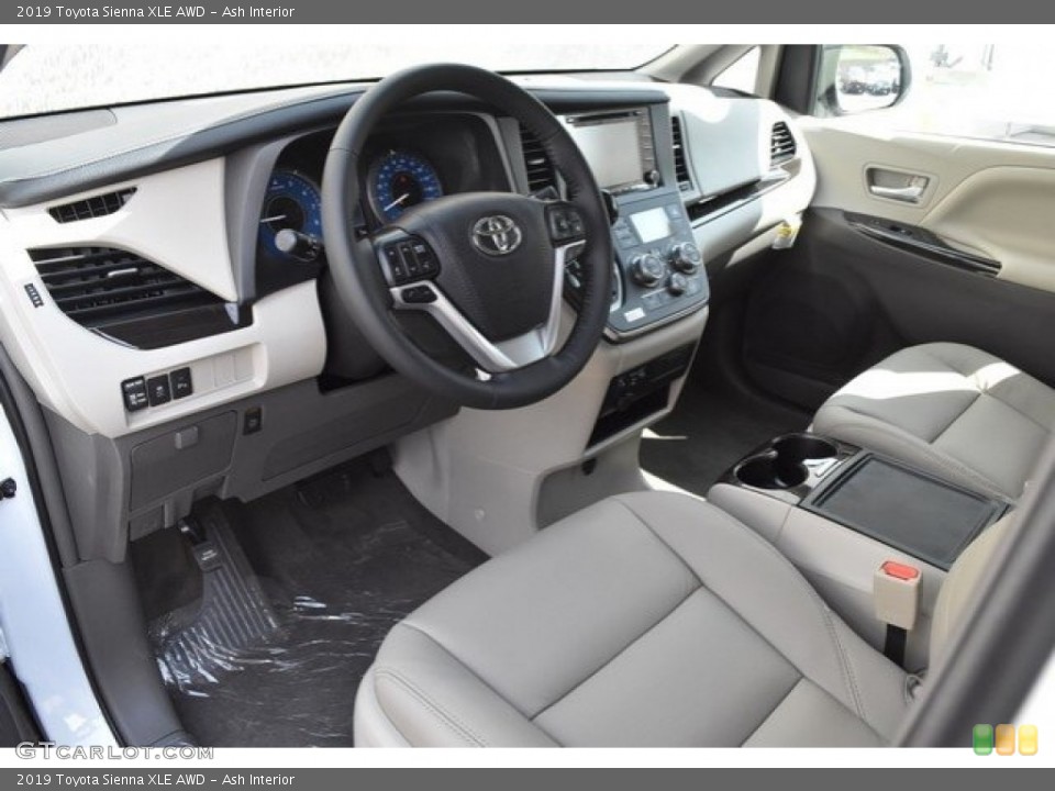 Ash Interior Photo for the 2019 Toyota Sienna XLE AWD #129023448