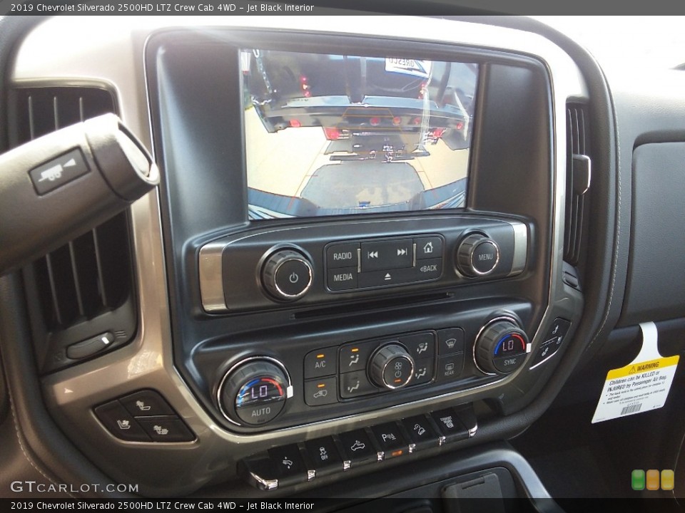 Jet Black Interior Controls for the 2019 Chevrolet Silverado 2500HD LTZ Crew Cab 4WD #129028047