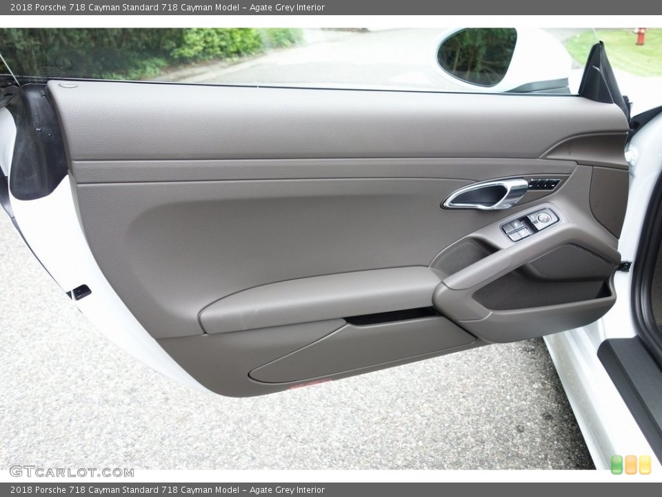 Agate Grey Interior Door Panel for the 2018 Porsche 718 Cayman  #129028548