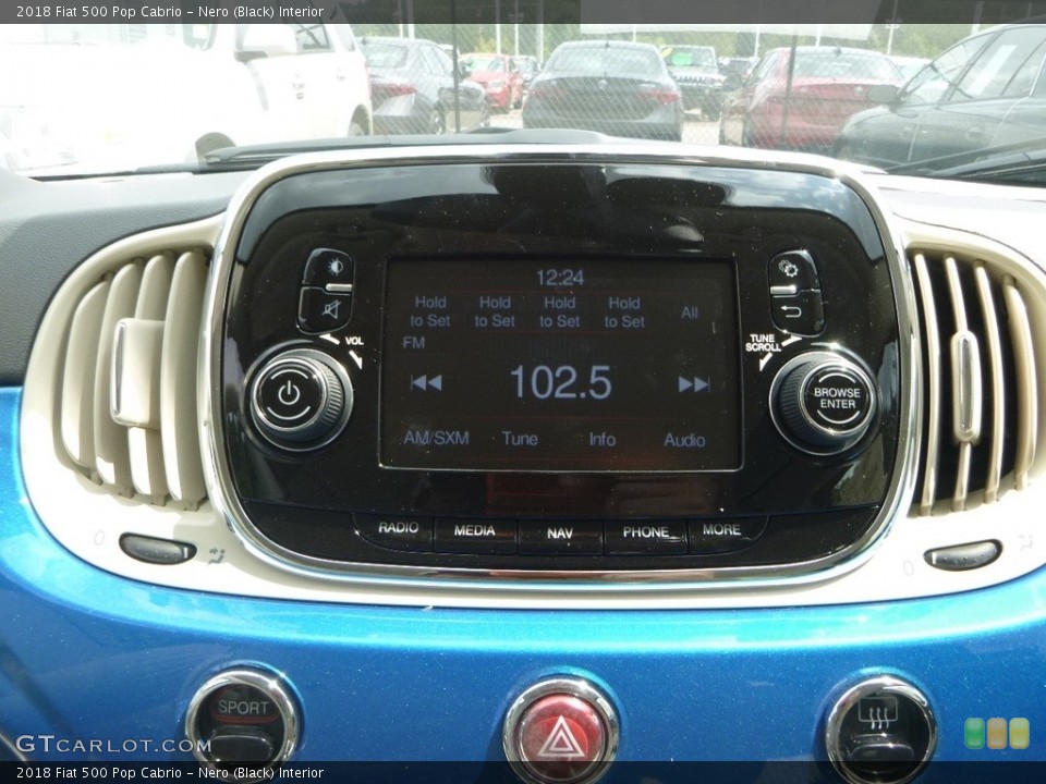 Nero (Black) Interior Controls for the 2018 Fiat 500 Pop Cabrio #129052018