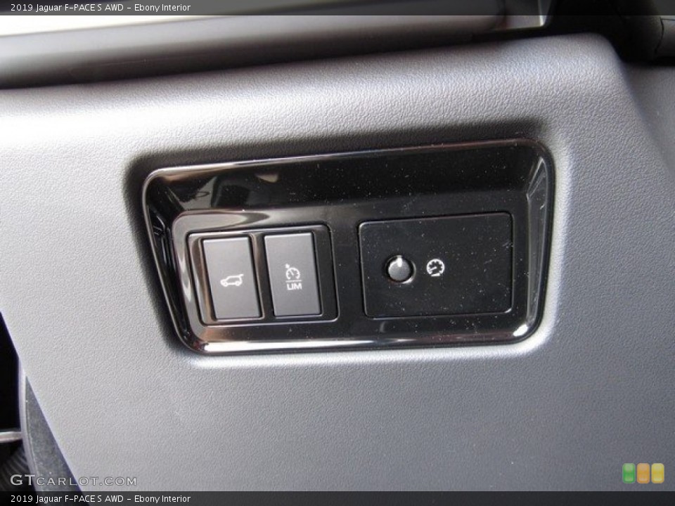 Ebony Interior Controls for the 2019 Jaguar F-PACE S AWD #129078111