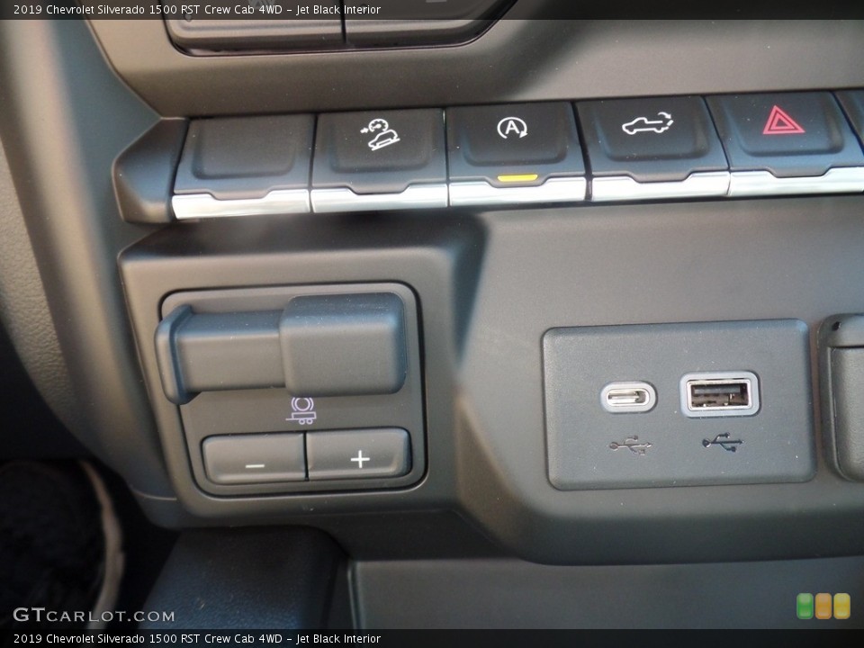 Jet Black Interior Controls for the 2019 Chevrolet Silverado 1500 RST Crew Cab 4WD #129112548