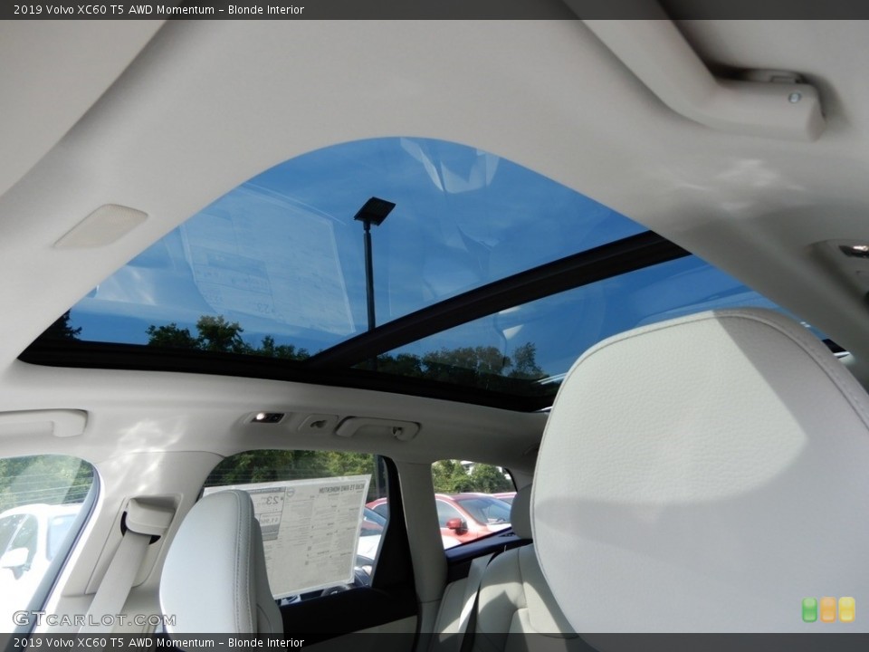 Blonde Interior Sunroof for the 2019 Volvo XC60 T5 AWD Momentum #129115425