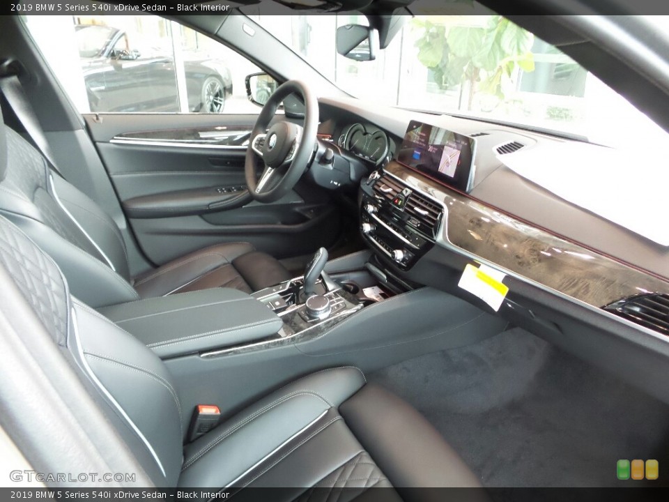 Black Interior Photo for the 2019 BMW 5 Series 540i xDrive Sedan #129134492