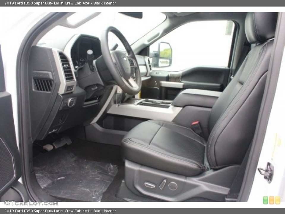 Black Interior Photo for the 2019 Ford F350 Super Duty Lariat Crew Cab 4x4 #129136165