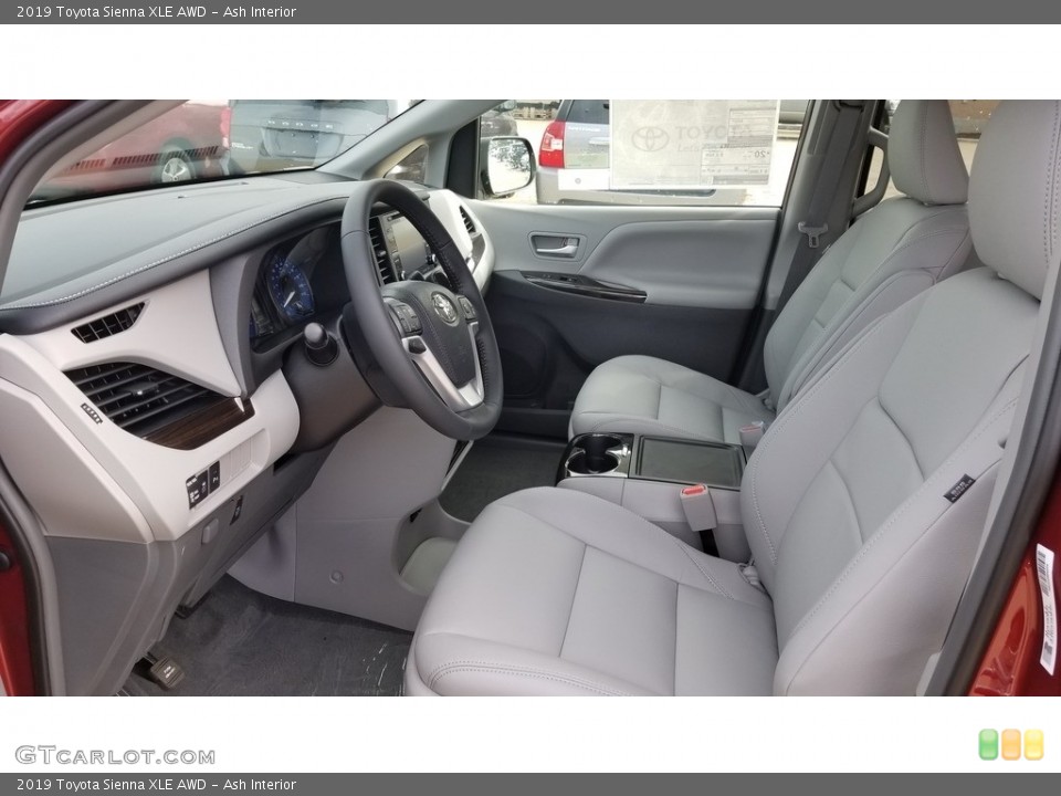 Ash Interior Photo for the 2019 Toyota Sienna XLE AWD #129138323