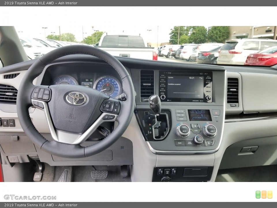 Ash Interior Dashboard for the 2019 Toyota Sienna XLE AWD #129138368