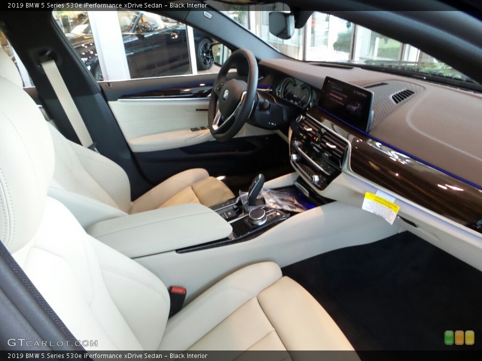 Black Interior Photo for the 2019 BMW 5 Series 530e iPerformance xDrive Sedan #129188486