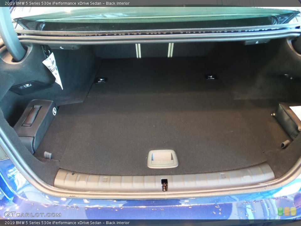 Black Interior Trunk for the 2019 BMW 5 Series 530e iPerformance xDrive Sedan #129188543