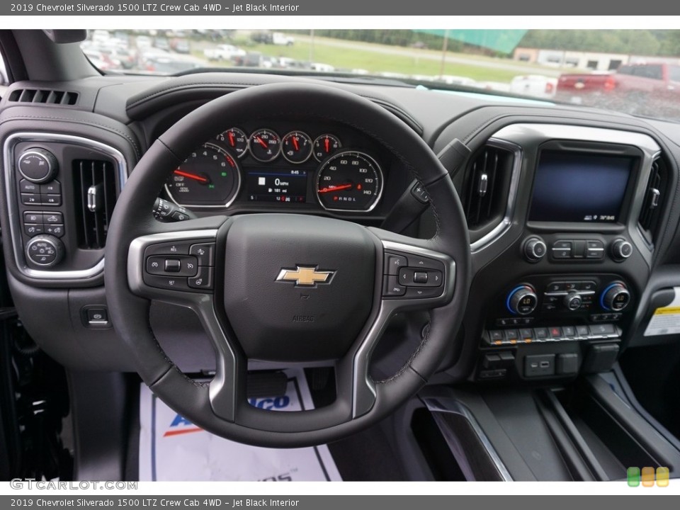 Jet Black Interior Dashboard for the 2019 Chevrolet Silverado 1500 LTZ Crew Cab 4WD #129219004