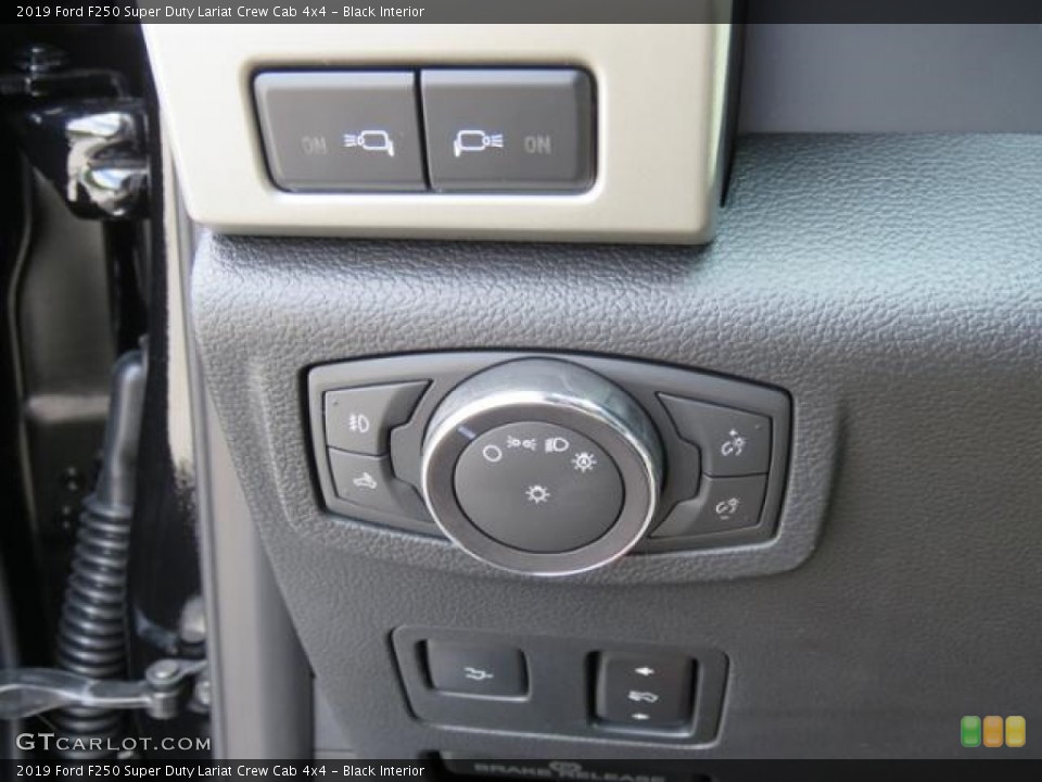Black Interior Controls for the 2019 Ford F250 Super Duty Lariat Crew Cab 4x4 #129228649