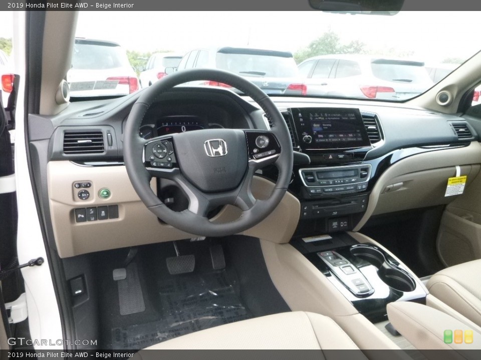 Beige Interior Photo for the 2019 Honda Pilot Elite AWD #129235776