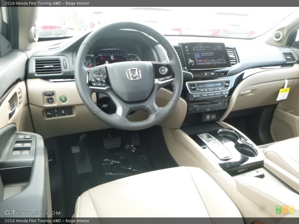 Beige Interior Photo for the 2019 Honda Pilot Touring AWD #129236157