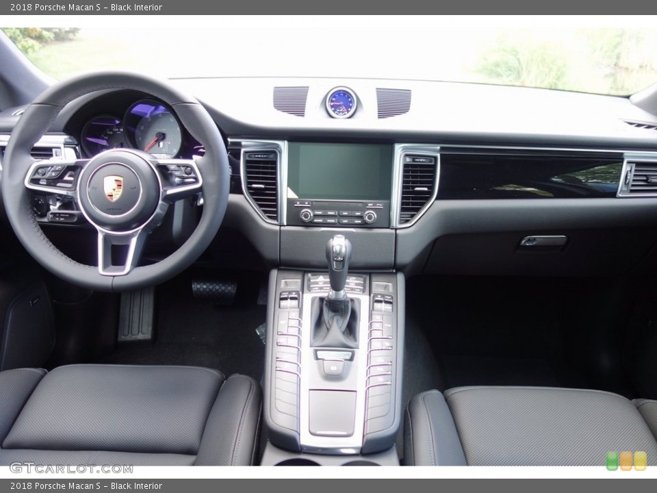 Black Interior Dashboard for the 2018 Porsche Macan S #129242211
