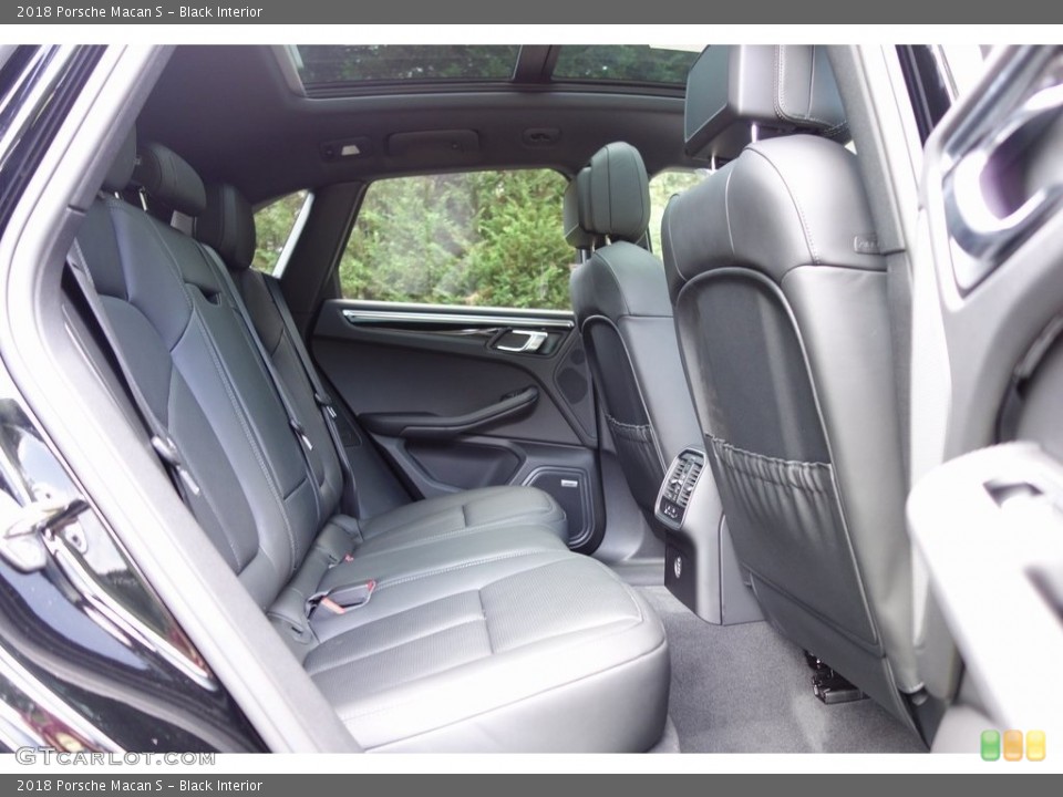 Black Interior Rear Seat for the 2018 Porsche Macan S #129242319