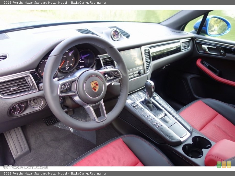Black/Garnet Red Interior Front Seat for the 2018 Porsche Macan  #129242622