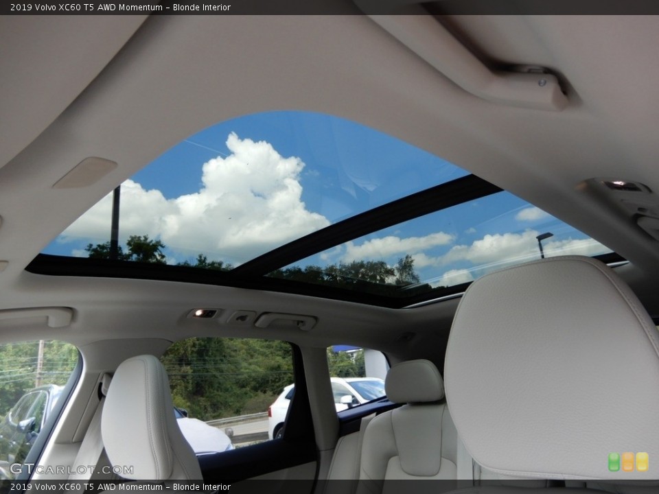 Blonde Interior Sunroof for the 2019 Volvo XC60 T5 AWD Momentum #129252414