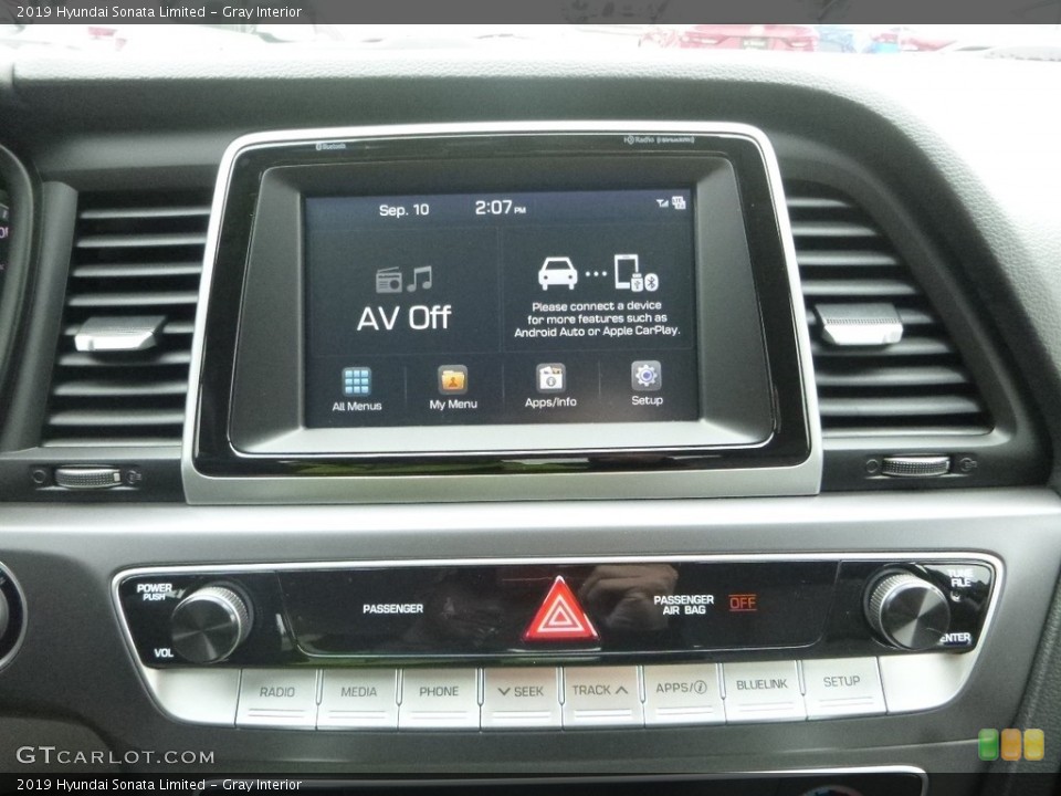 Gray Interior Controls for the 2019 Hyundai Sonata Limited #129306198