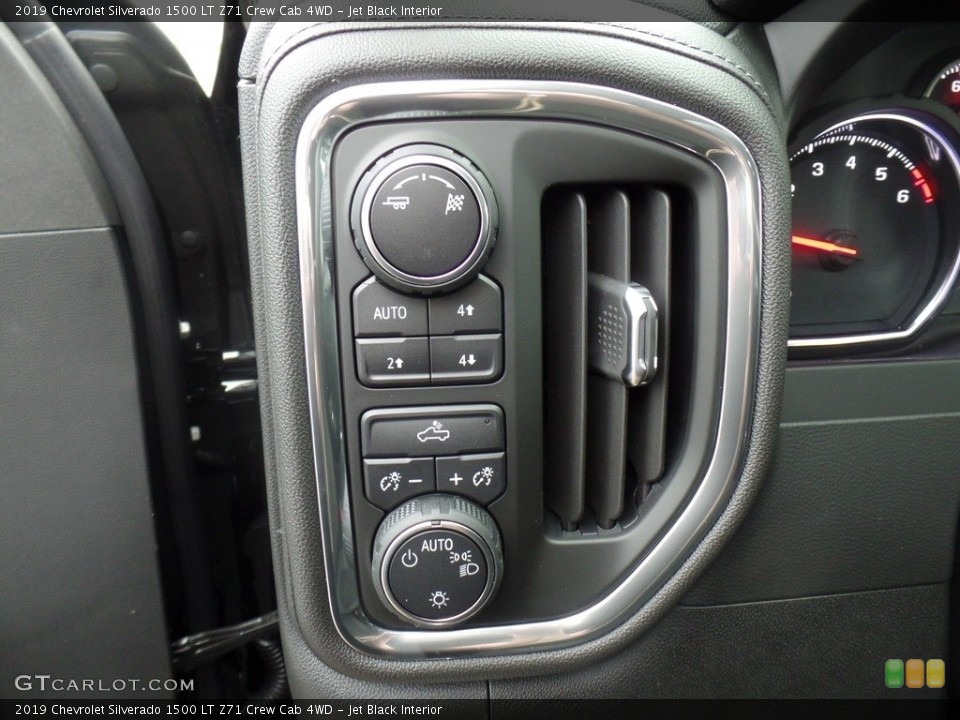 Jet Black Interior Controls for the 2019 Chevrolet Silverado 1500 LT Z71 Crew Cab 4WD #129337846