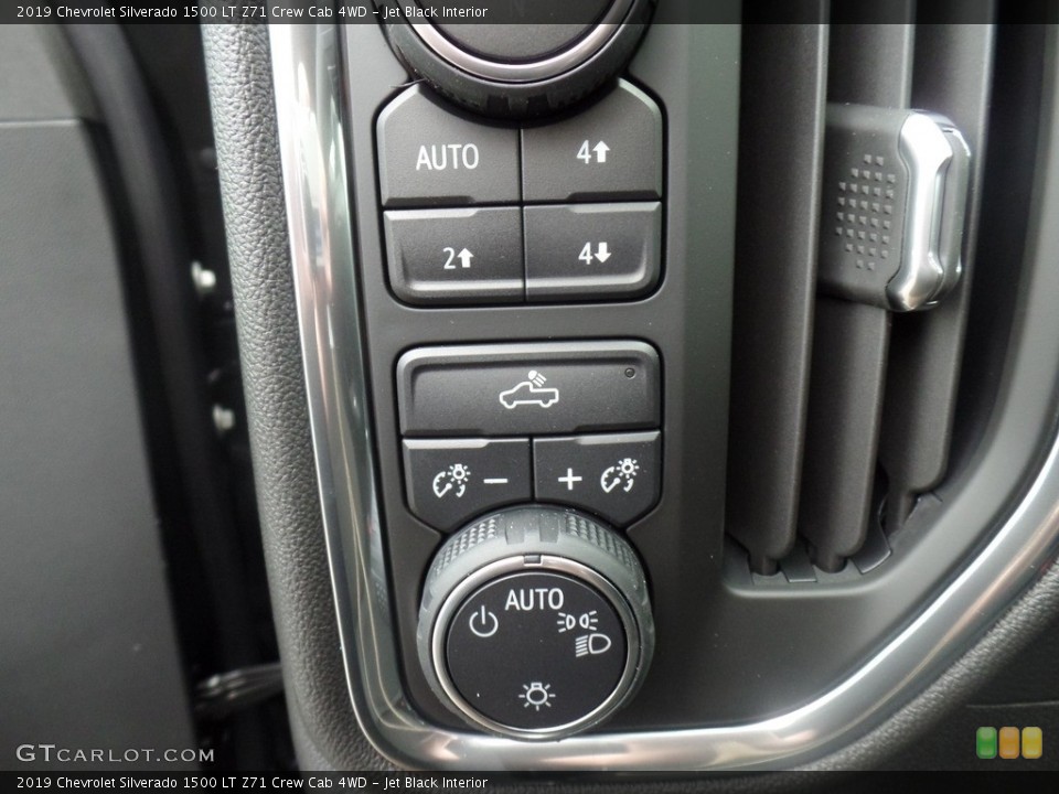 Jet Black Interior Controls for the 2019 Chevrolet Silverado 1500 LT Z71 Crew Cab 4WD #129337873