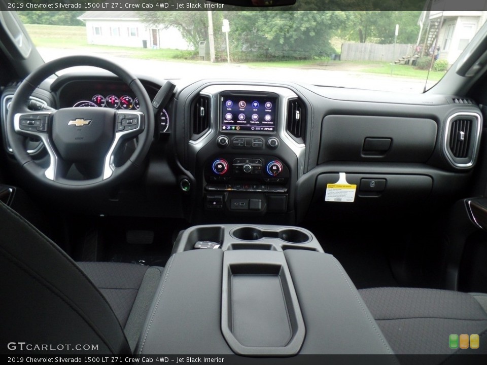 Jet Black Interior Dashboard for the 2019 Chevrolet Silverado 1500 LT Z71 Crew Cab 4WD #129338134