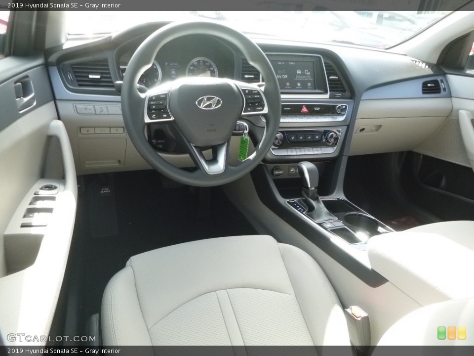 Gray Interior Photo for the 2019 Hyundai Sonata SE #129356891