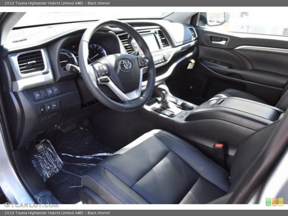 Black Interior Photo for the 2019 Toyota Highlander Hybrid Limited AWD #129489608
