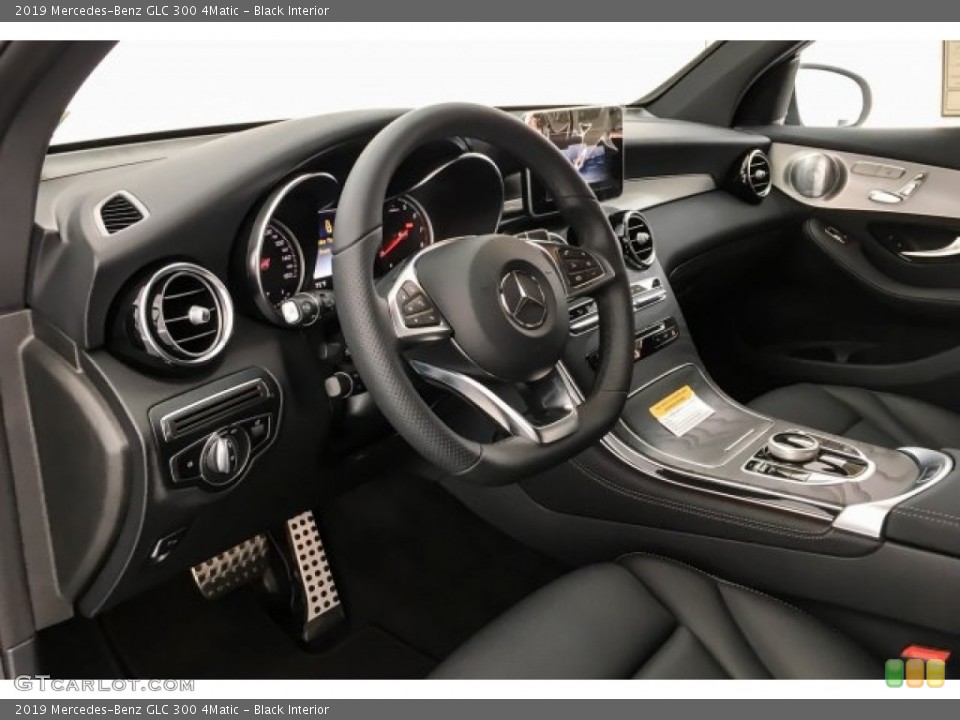 Black Interior Photo for the 2019 Mercedes-Benz GLC 300 4Matic #129551741