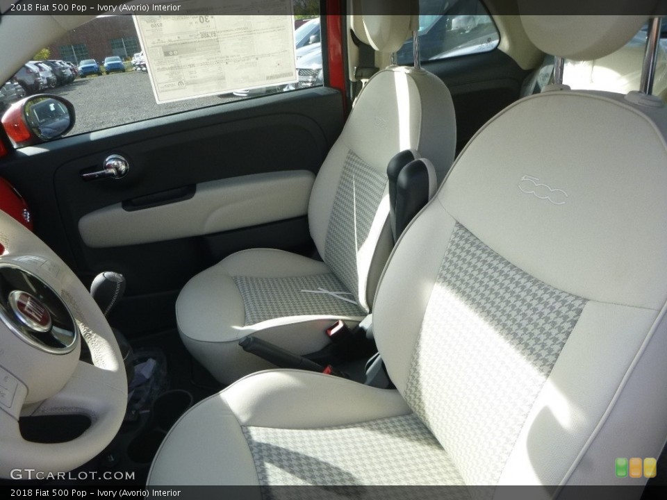 Ivory (Avorio) Interior Photo for the 2018 Fiat 500 Pop #129562224