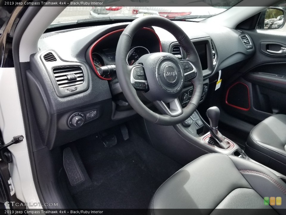 Black/Ruby Interior Photo for the 2019 Jeep Compass Trailhawk 4x4 #129562437