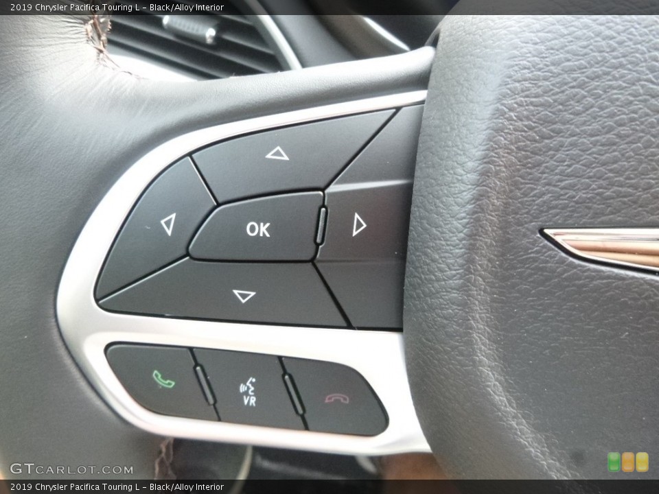 Black/Alloy Interior Controls for the 2019 Chrysler Pacifica Touring L #129564255